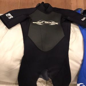 Body glove wetsuit size 8